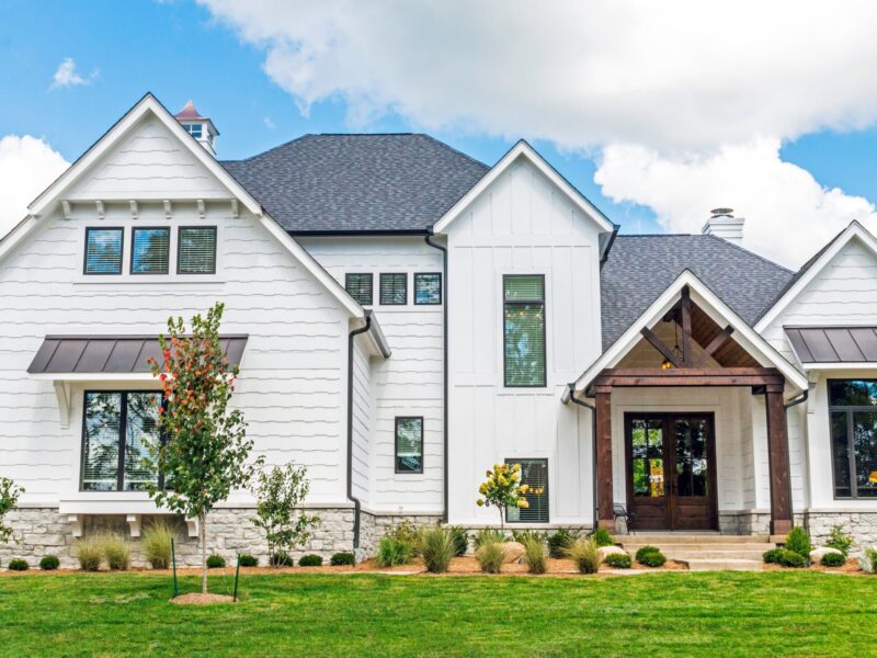 LP_SmartSide_HiRes_FullHome_white house with SS lap