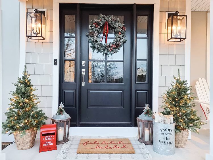 The holidays are the perfect time to add warmth and cheer to your home’s exterior. But before you hang that wreath or wrap your garland, it’s important to make sure your décor won’t harm your door’s finish. These tips will help you create a festive look, without leaving a mark.